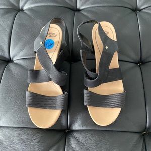 ❤️❤️ Dr Scholls 3” Wedge Heels